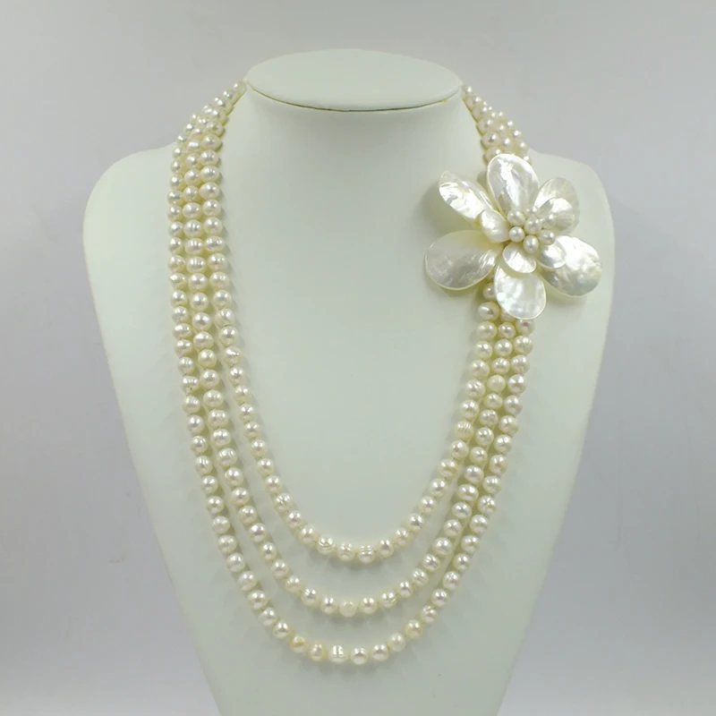 

8MM AA 3-layer necklace with natural white pearl/shell flowers. 60-65cm