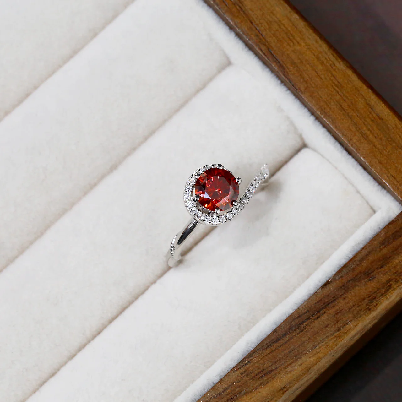 

AMGROCK 1CT Red Moissanite Ring for Women, S925 Sterling Silver, Hypoallergenic, Asymmetrical Design, Women's Jewelry Gift