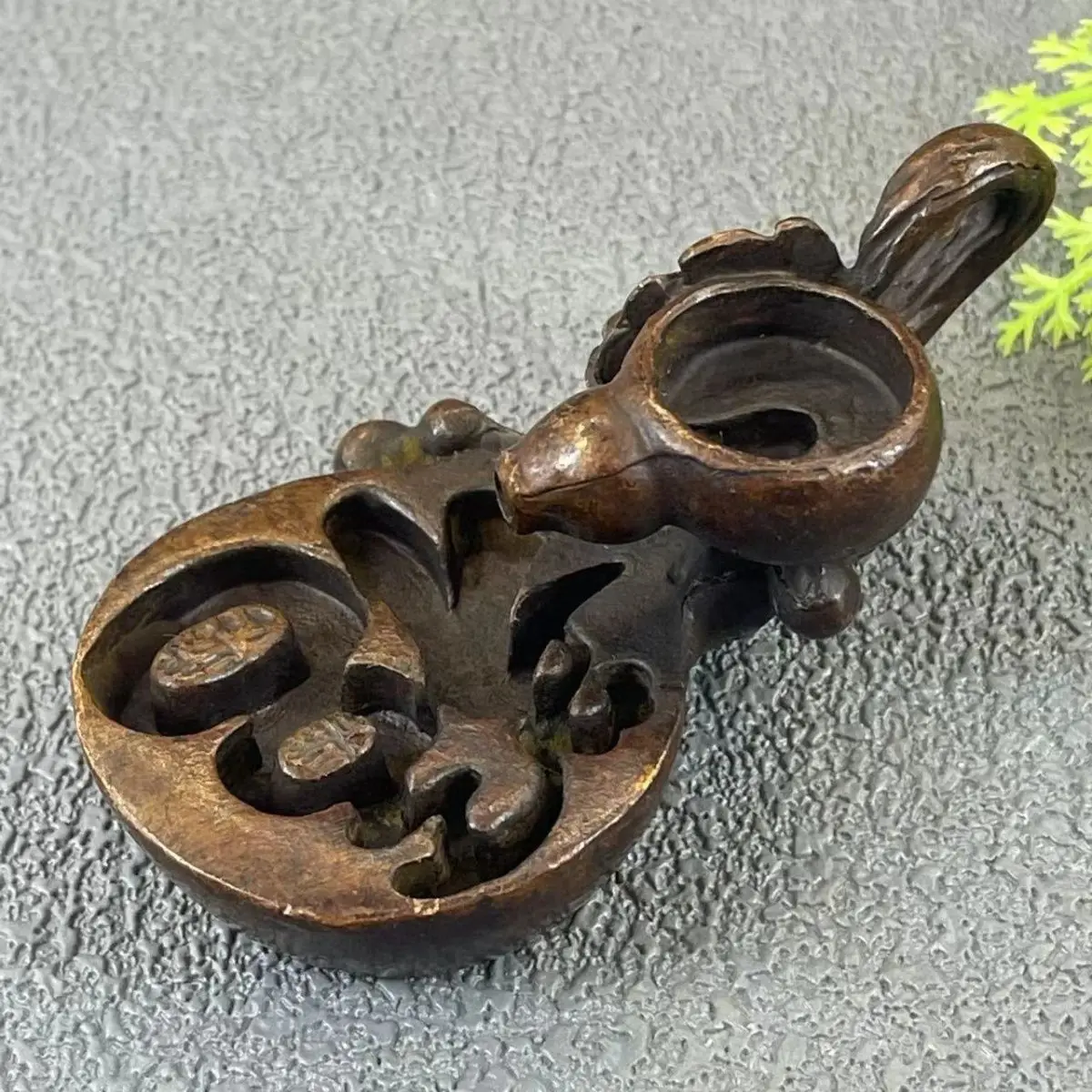 Retro and old times come and go, mountain and flowing water ornaments, backflow incense burner