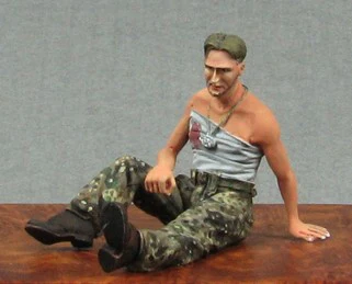 35495  Resin Figures  Soldier  model kits  (only 1 figures) Unpainted Unassambled 1/35