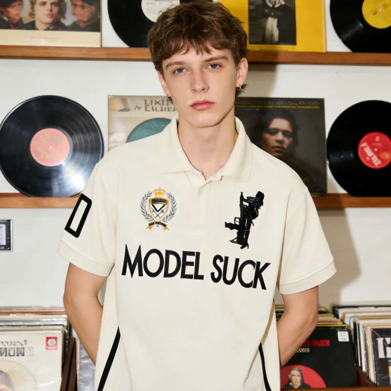 Moda urbana 2026 verano europeo americano Bordado con letras mujeres Sexy cuello Polo suelto manga corta Casual Top diario