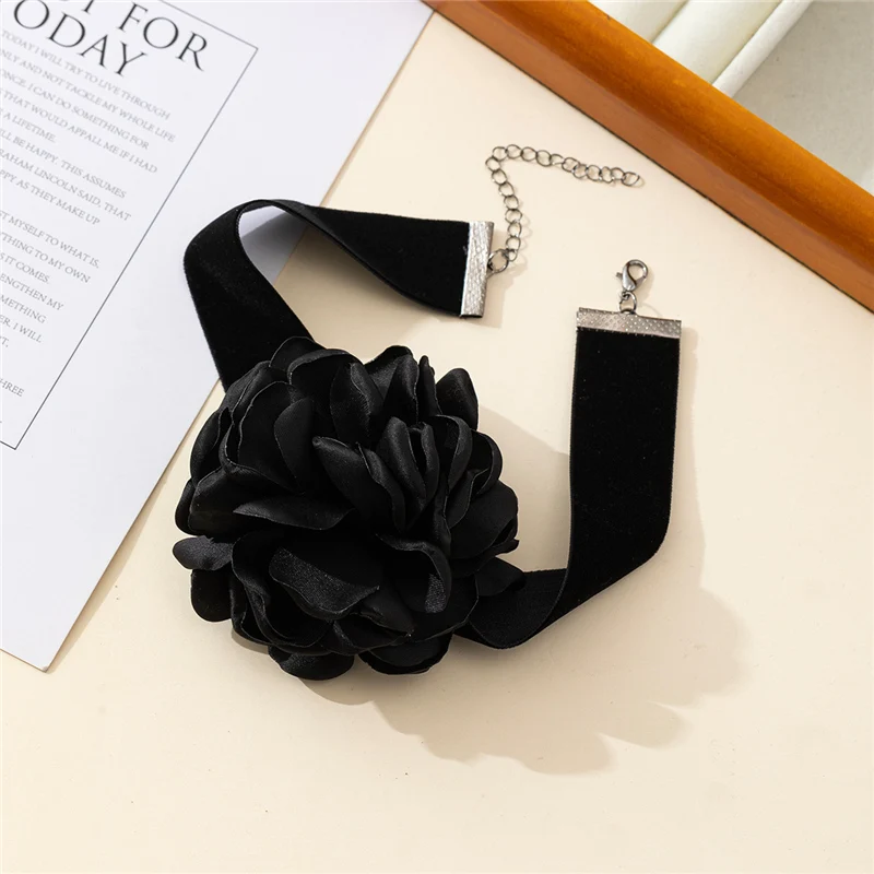 Temperament Romantic Big Rose Flower Necklaces Wide Black Velvet Choker For Women Fashion Neck Jewelry Party Gift Collares