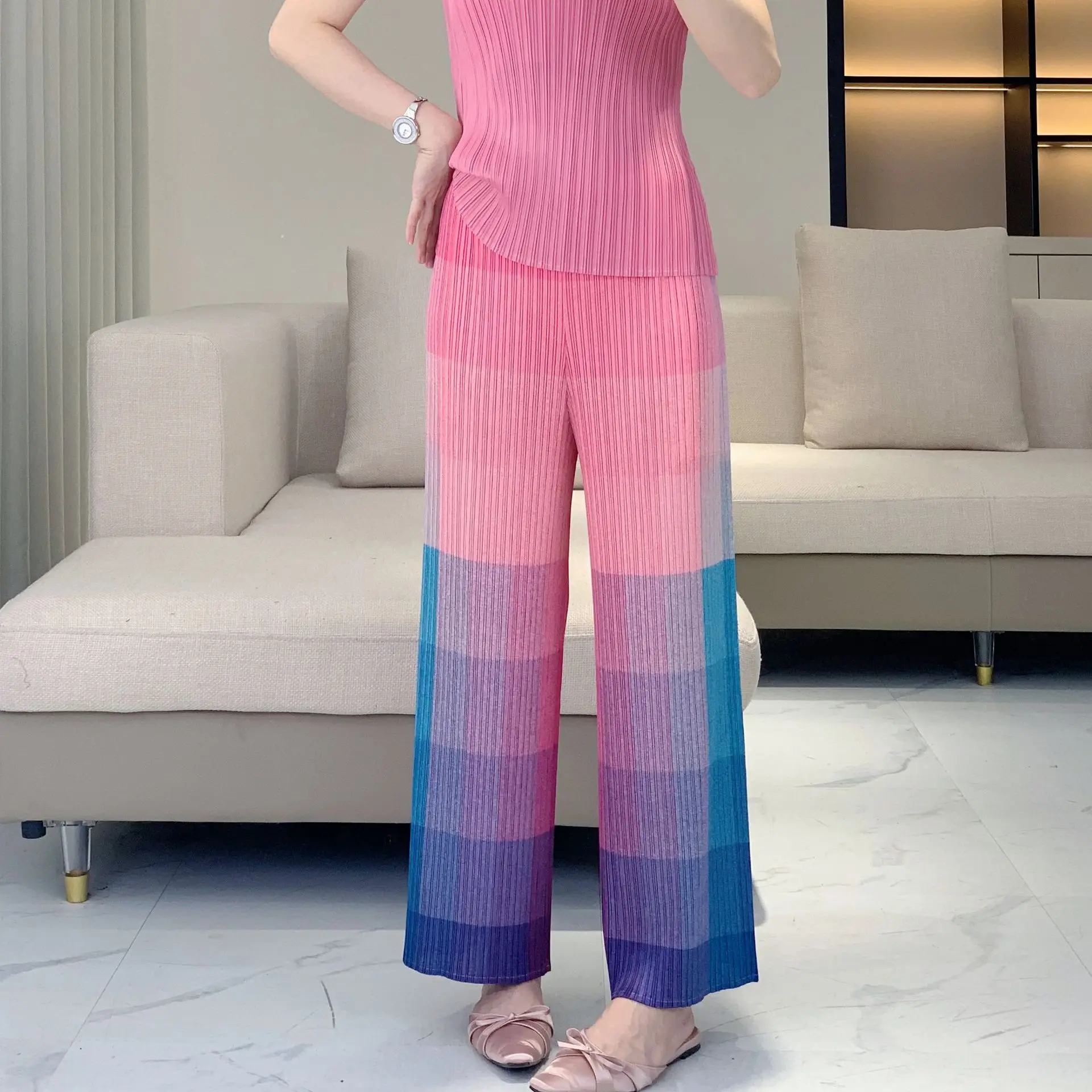 

Pleated Gradient Colour Casual Fashion Simple Women's Straight Pants Miyake 2025 New High-end Temperament Nine-minute Pants