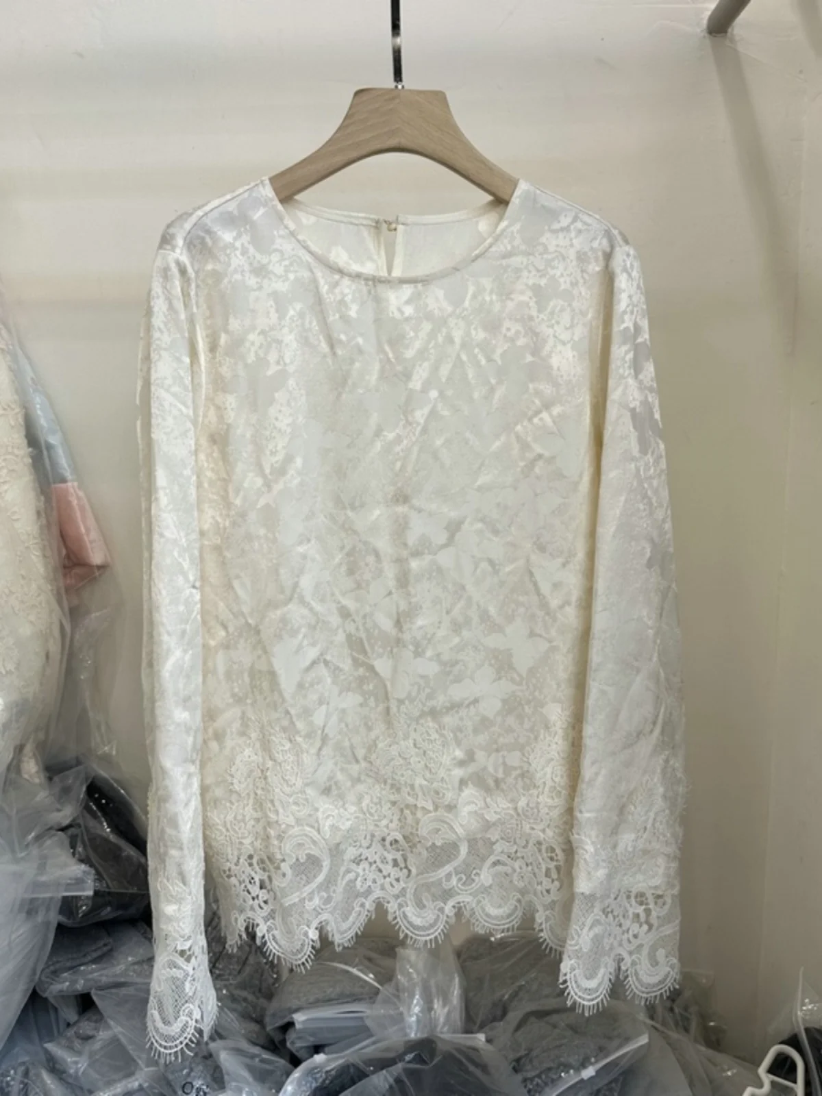 

Элегантная женская рубашка свободного кроя с кружевной вышивкой и круглым вырезом, повседневная рубашка с длинными рукавами, прямого кроя, полной длины