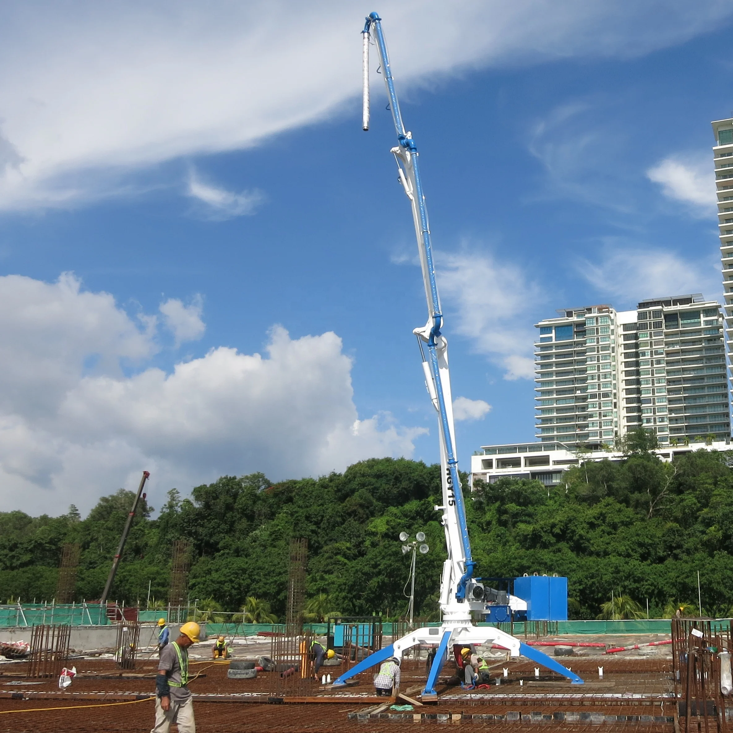 HGY17 Spider Type Concrete Boom Pump with Compact Structure Concrete Placer