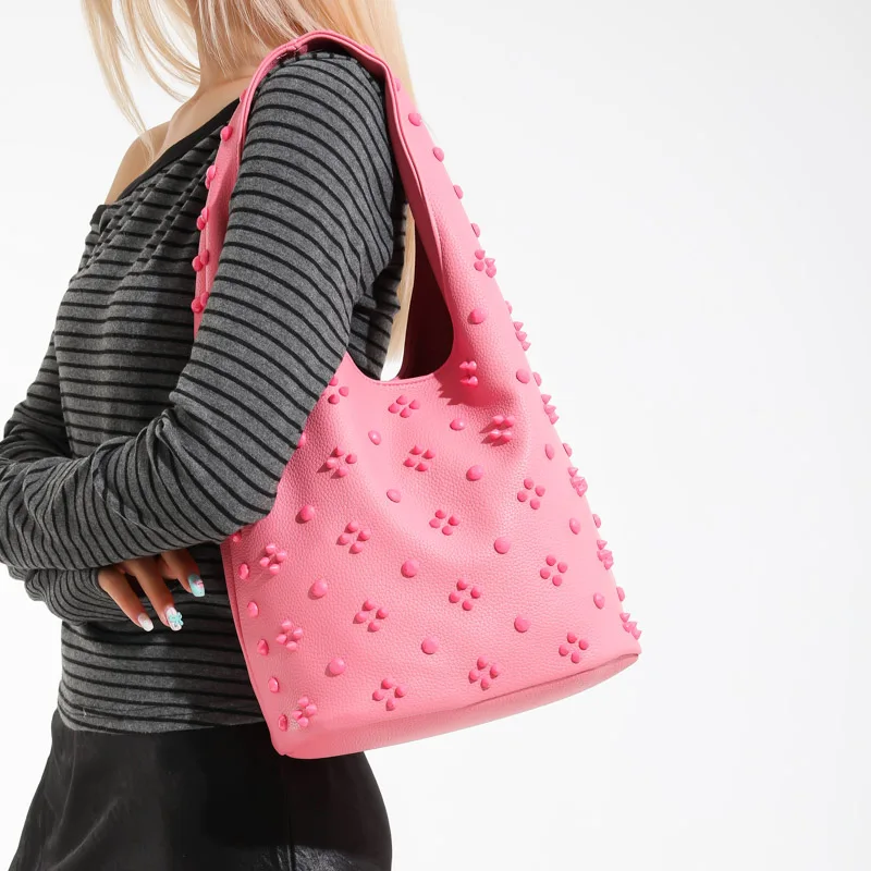 

Designer Geometric Shoulder Bag For Women Vintage Rivet Bucket Bag Moto Style Lady Underarm Handbag Large Capacity Tote Bag