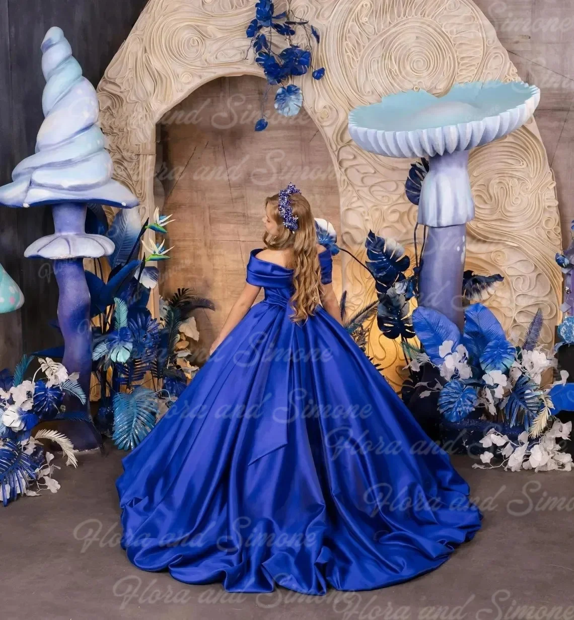 ชุดเดรสเด็กผู้หญิงสีน้ำเงินรอยัลสำหรับงานแต่งงาน ผ้าซาตินยาวกรอมพื้น สำหรับงานวันเกิด งานฉลองวัย 15 ปี งานพิธีการ งานพรอม สามารถสั่งตัดได้