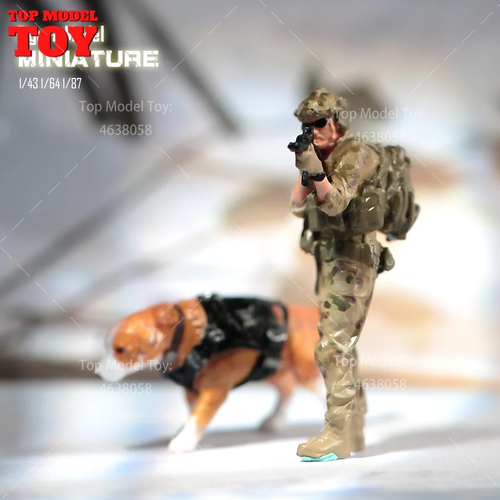 Painted Miniatures 1/64 1/35 1/72 American Modern Soldiers with Guns Dog Scene Props Figures Model Miniature Car Accessory Toy