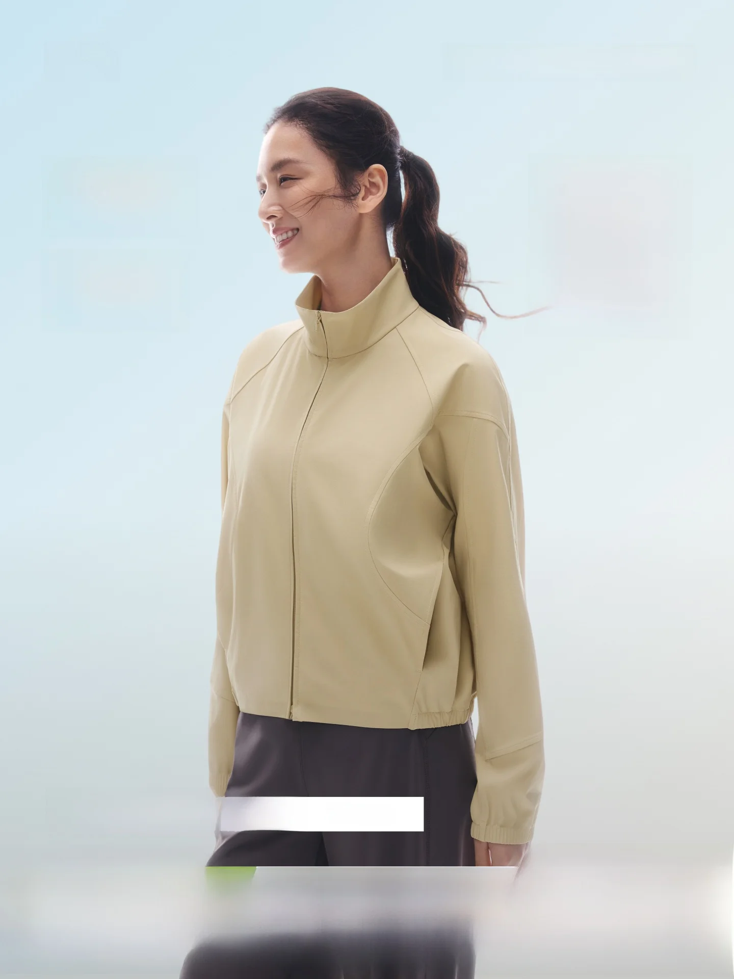 

Qui Dry Ladies Outdoor Fitn Jaet UV Protection Spring Season Sports Coat Banana Le Brand Stand Fit Long Sve Zi...