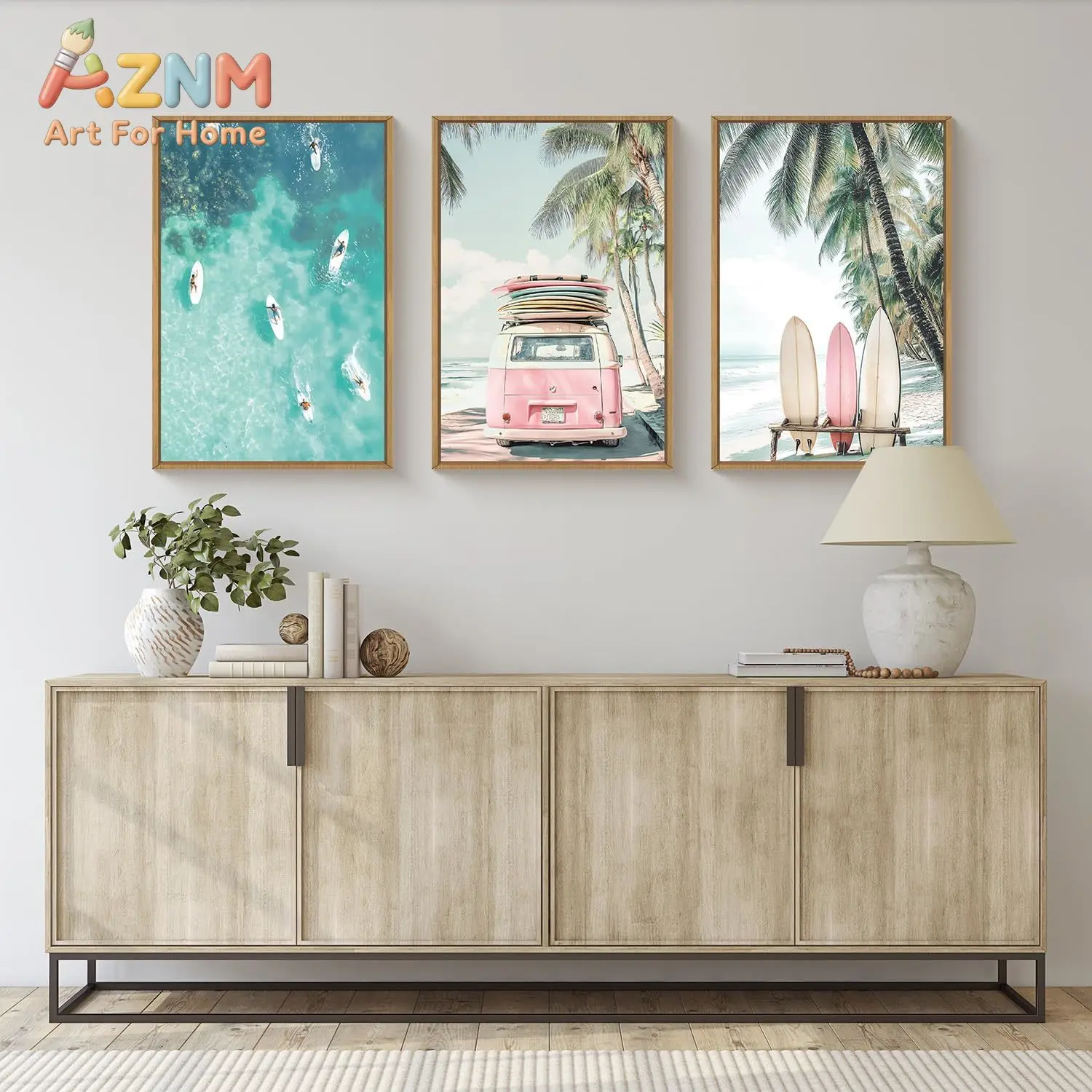 3 piezas de arte de pared de lona con temática de verano: tabla de surf, vista al mar, autobús costero y árbol de coco. Cuadro decorativo para sala de estar y decoración del hogar.
