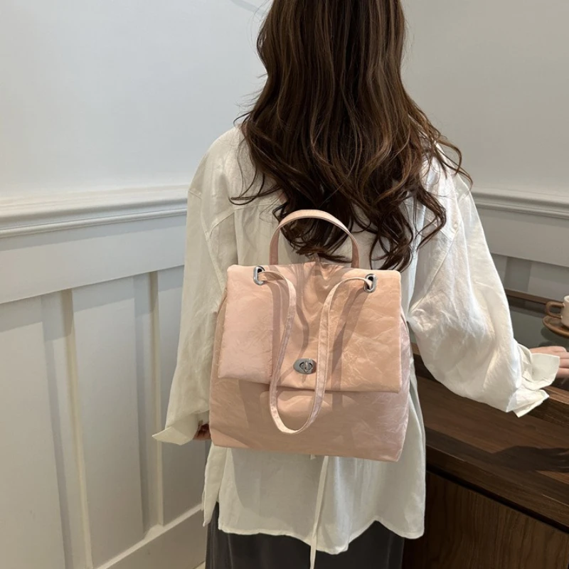 حقيبة ظهر عصرية للنساء من النسخة الكورية، حقائب ظهر جديدة بسيطة وكاجوال ذات سعة كبيرة ومتعددة الاستخدامات لمسافات قصيرة