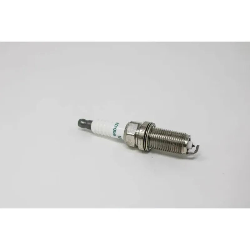 4pcs Iridium Spark Plugs Part No.:90919-01266 Model:SK20HRA11 Fit for:HILUX TACOMA FORTUNER HIACE REGIUS INNOVA DYNA TOYOACE