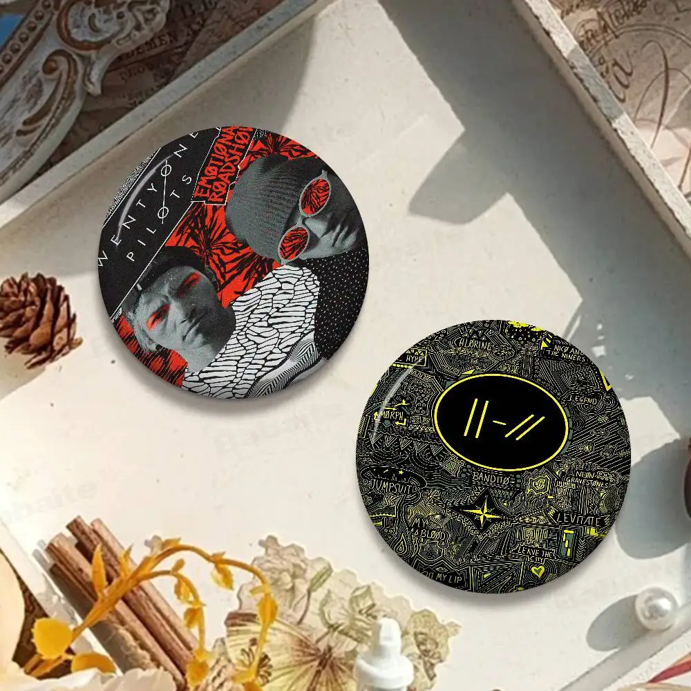 الفرقة T-Twenty O-One P-Pilots تخصيص لينة زر دبوس للنساء مجوهرات إبداعية مضحك شارة الكرتون عاشق قبعة