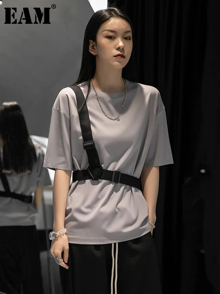 [EAM] Women Black Brief Belted Casual T-shirt New Round Neck Half Sleeve Loose Fit Fashion Tide Spring Summer 2024 1DF5708