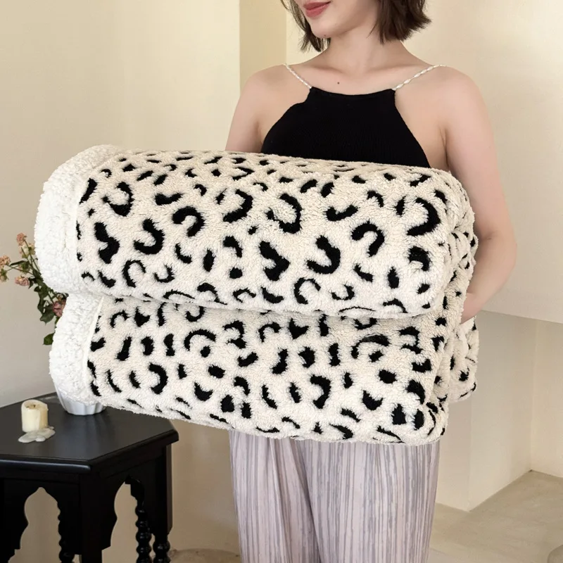 American Double Layered Leopard Print Jacquard Blanket Ultra Soft Wool Lamb Wool Warm Blanket Non Fading Sofa Nap Comforter