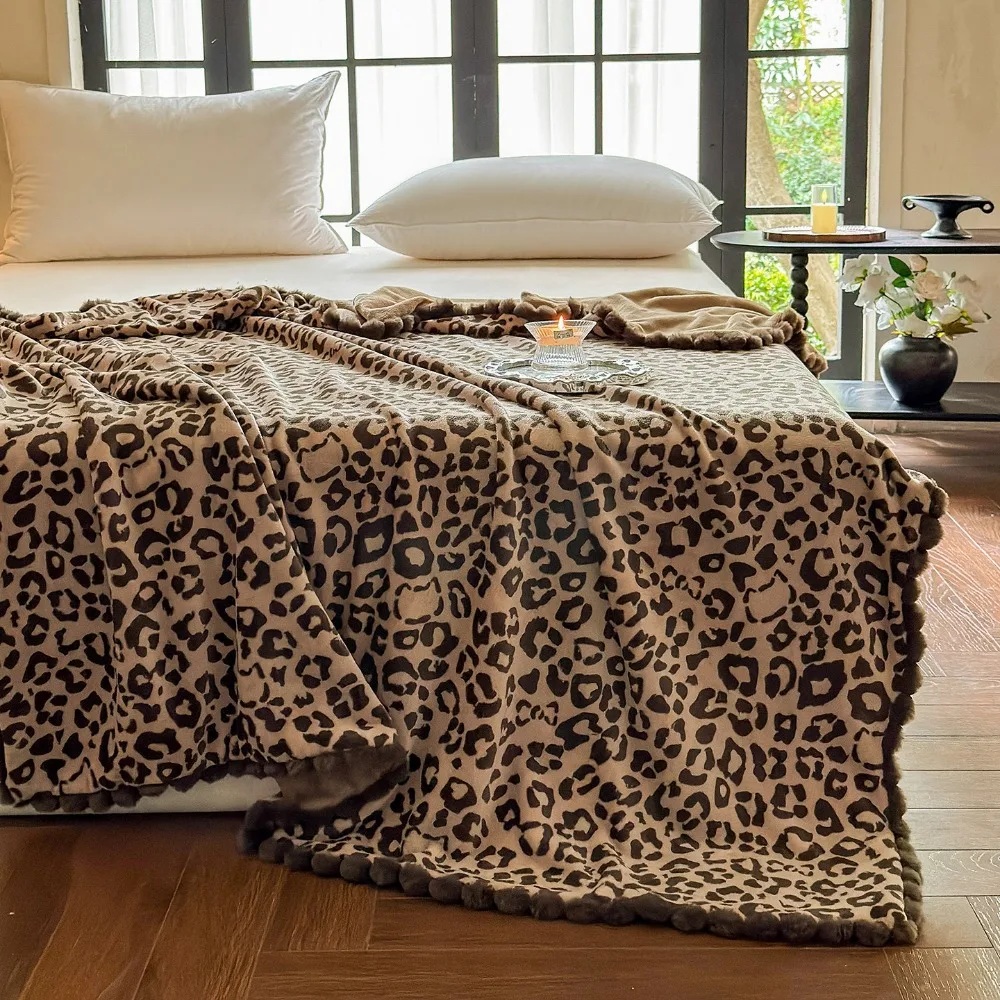 French Retro Wind Milk Fleece Double Blanket Coral Fleece Thickened Thermal Dormitory Blanket