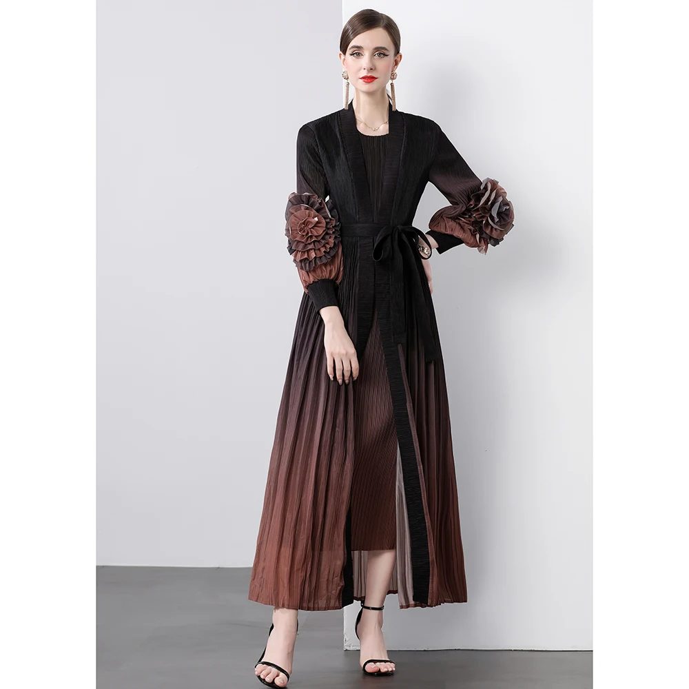 Factory Direct Sales, Miyake Wrinkles Gradual Change Disc Flower Lace-up Jacket + Versatile Literary Straight Skirt, Spot 9839