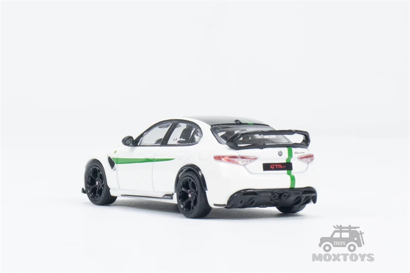 Tarmac Works 1:64 Alfa Romeo Giulia GTAm White / Green Diecast Model Car