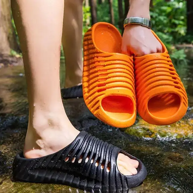 

Summer Couple's Home Anti-Slip Outdoor Slippers with Soft, Openwork Design for Comfortable Wear