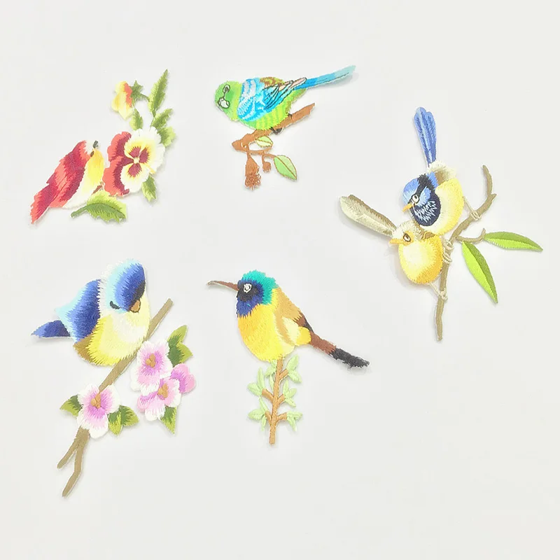 1pc Colorful Swallow Patch Bird Tattoo Sparrow Embroidered Iron On Applique Cloth Dress Scrapbooking DIY Clothing Sewing Decor