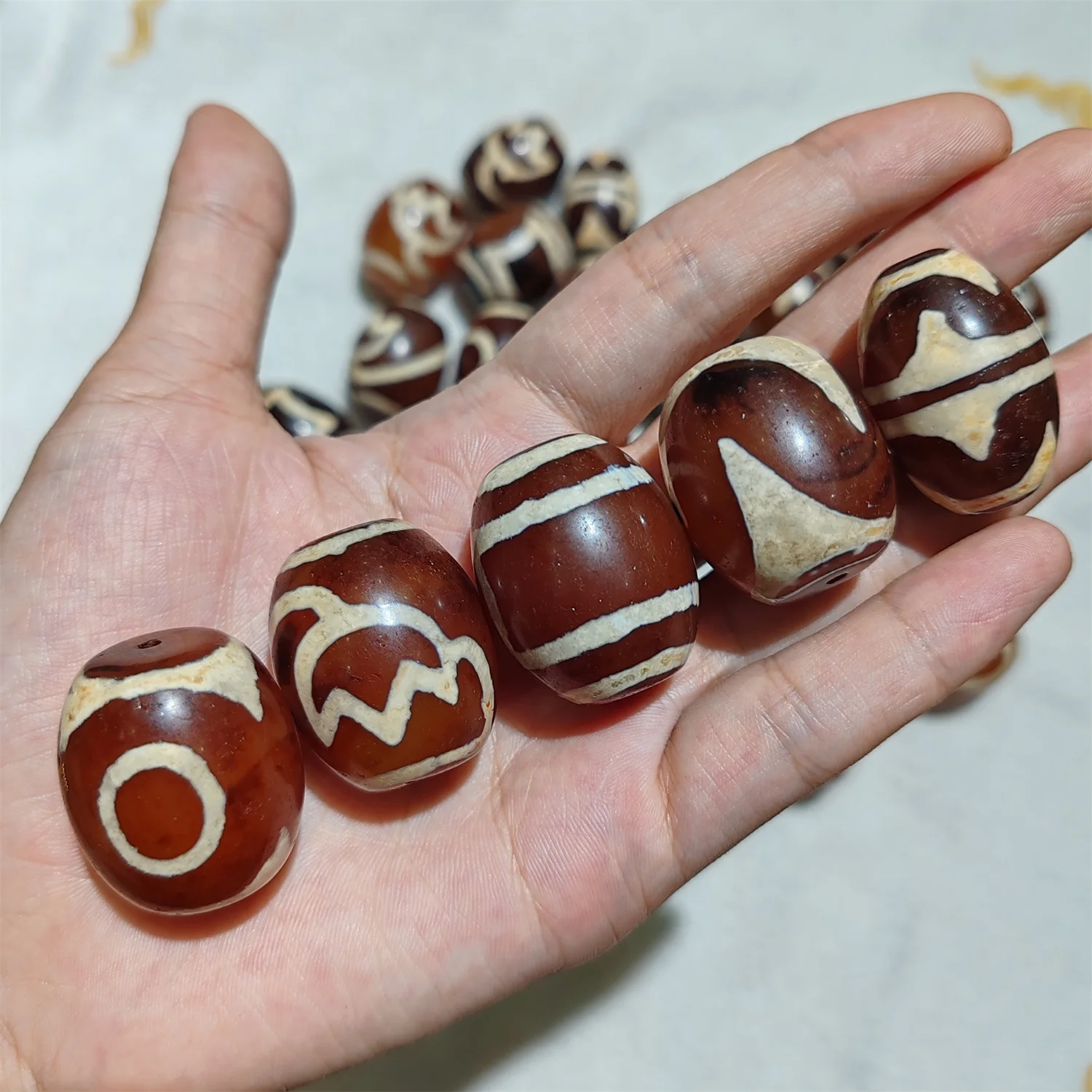 

1pcs/lot Natural Old Agate Dzi Dalojou Weathering lines red 30×25mm Raw ore old material Bracelet Necklace accessories Ethnic