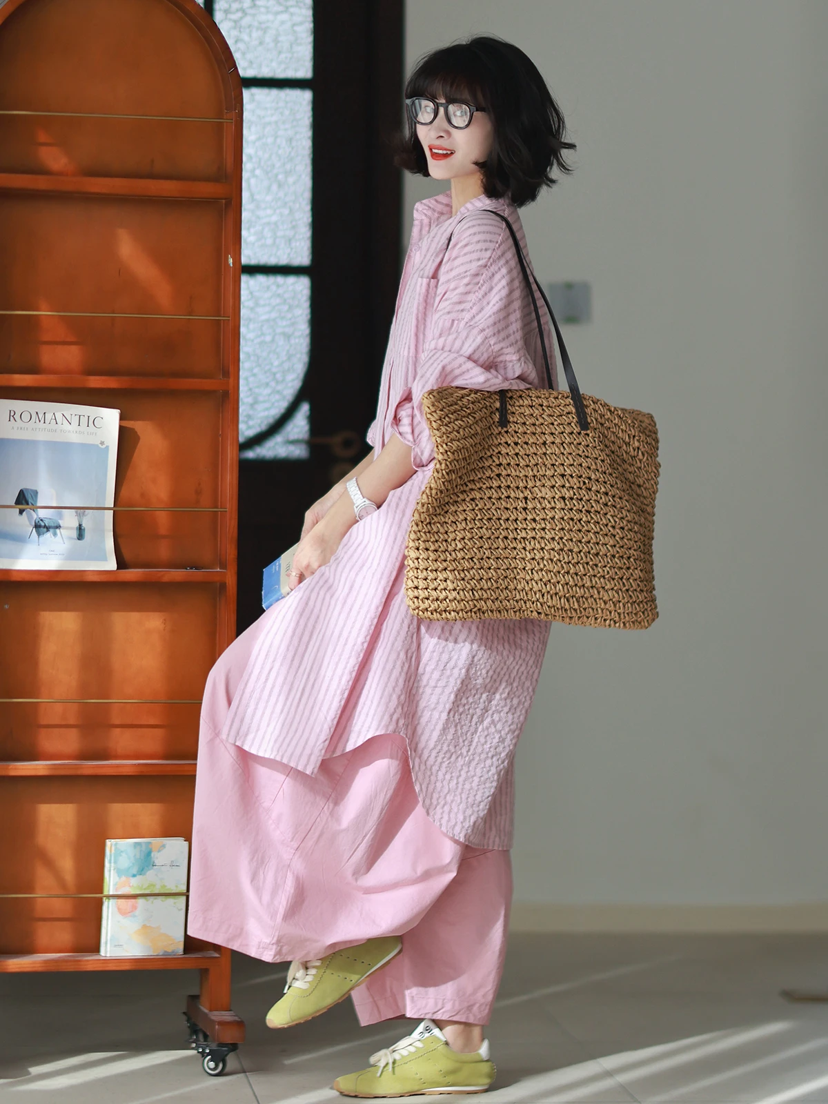 

Оригинальный дизайн, женская удлиненная хлопковая рубашка выше колена, новинка весенней коллекции, повседневная, в полоску, с эффектом омоложения, винтажная, из чистого хлопка