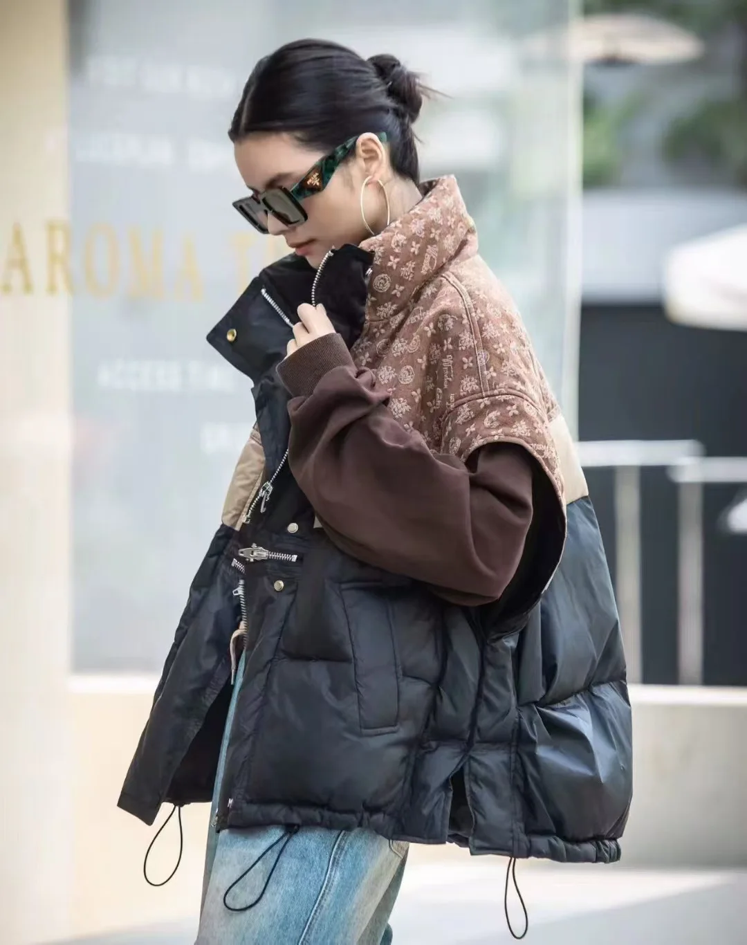 الشتاء سترات بلا أكمام معاطف النساء أسفل سترة قطن المتضخم فضفاض سترة غير رسمية الخريف 2025 جديد بلون الإناث صدرية