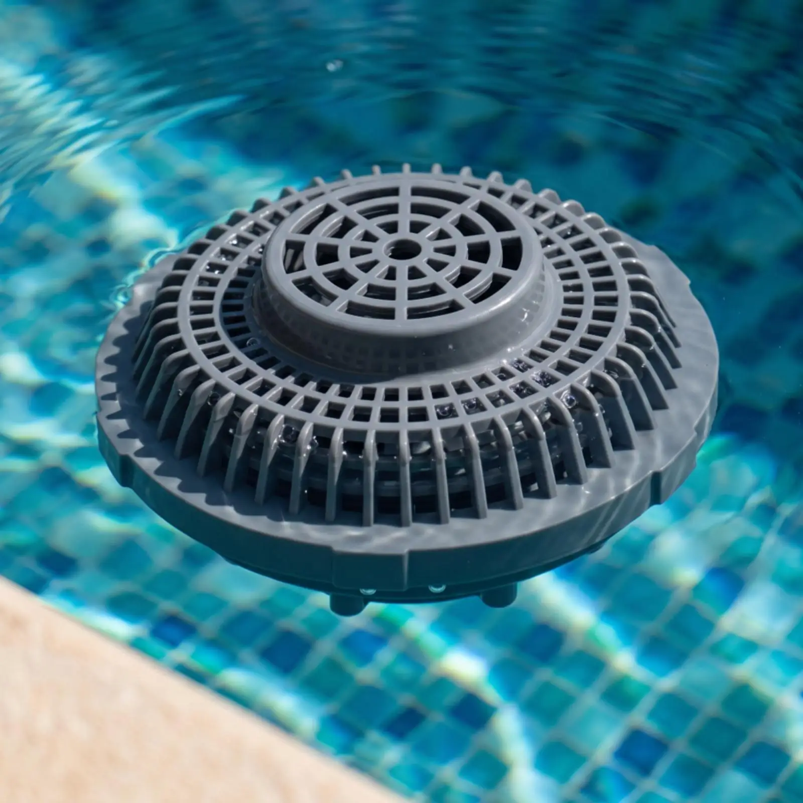 Pool Outlet Strainer with Circular Grid Face for 39mm Threaded Connector Pool Water Flow Control