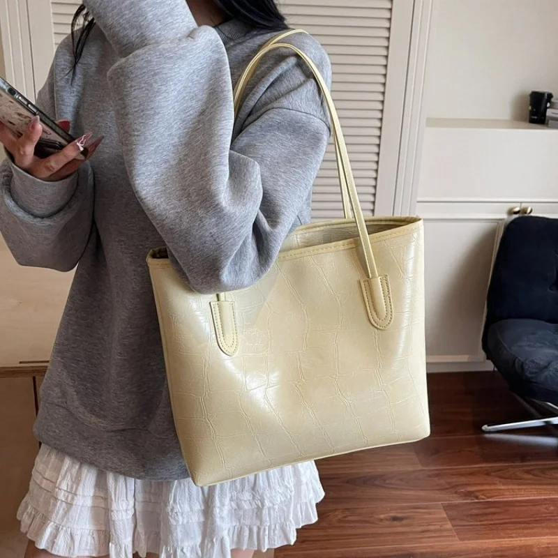 

Women's Fashion Leather Messenger Bag Crossbody Shoulder Elegant Classic By Luxury Brand Famous