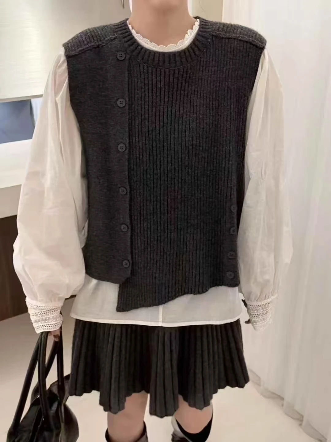 

Faionable Korean Sle Women's Knitted Vest Svel round Ne Top Unusual Length Two Piece Set Autumn Winter 2026