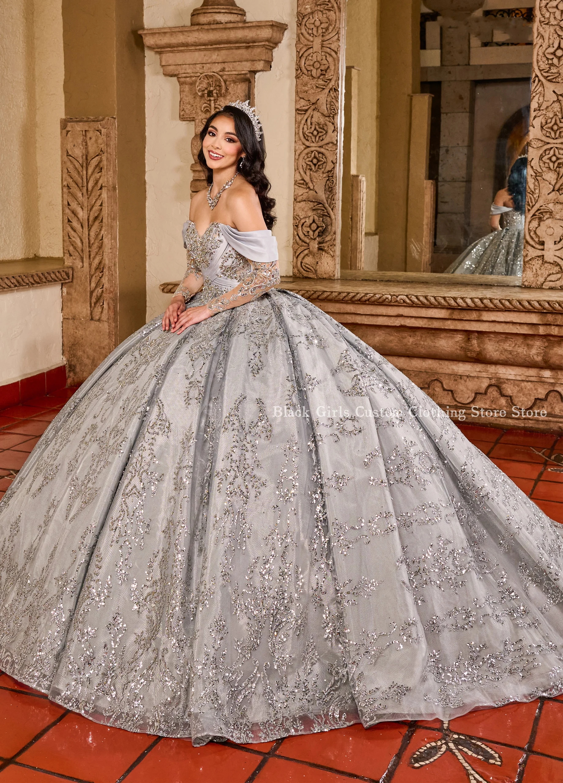 Vestidos de baile plateados brillantes para Quinceañera, apliques de cuentas de cristal de un hombro, en oferta, liquidación, envío gratis, 2024