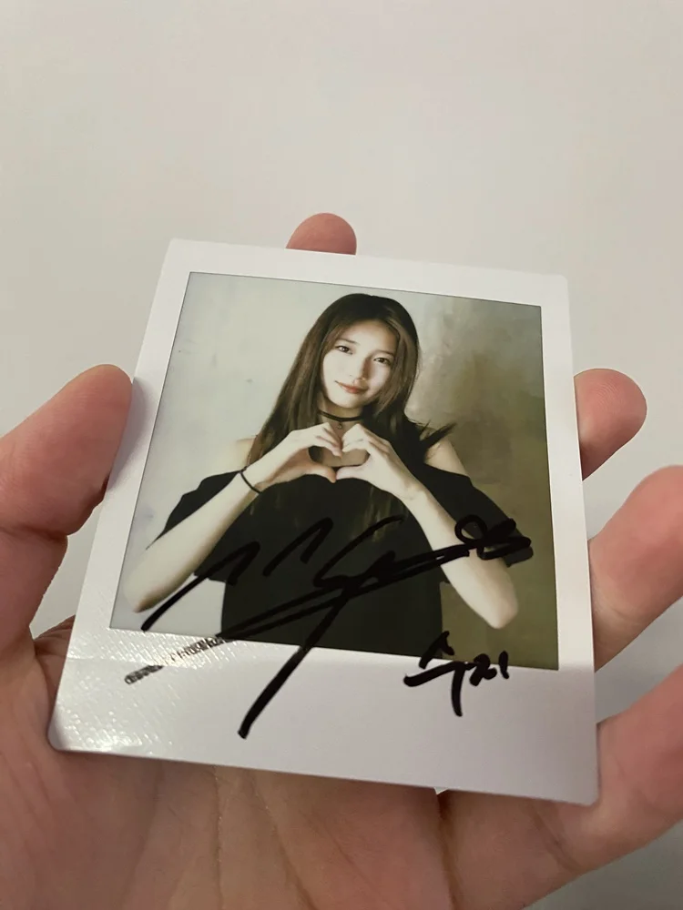 Bae Suzy Autographed Photo Card GIFTS COLLECTION K-POP 0621