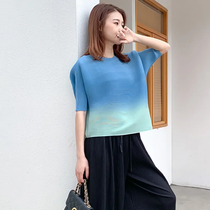 Minimalist Women Summer Gradient Pleated Short Sleeve Top Loose Casual Blouse Daily Wear S-4XL