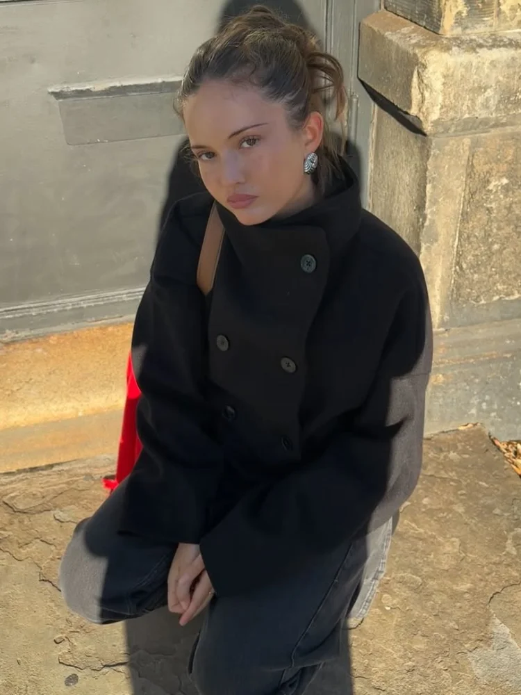 Рисунок 2 - Уличное однотонное свободное женское