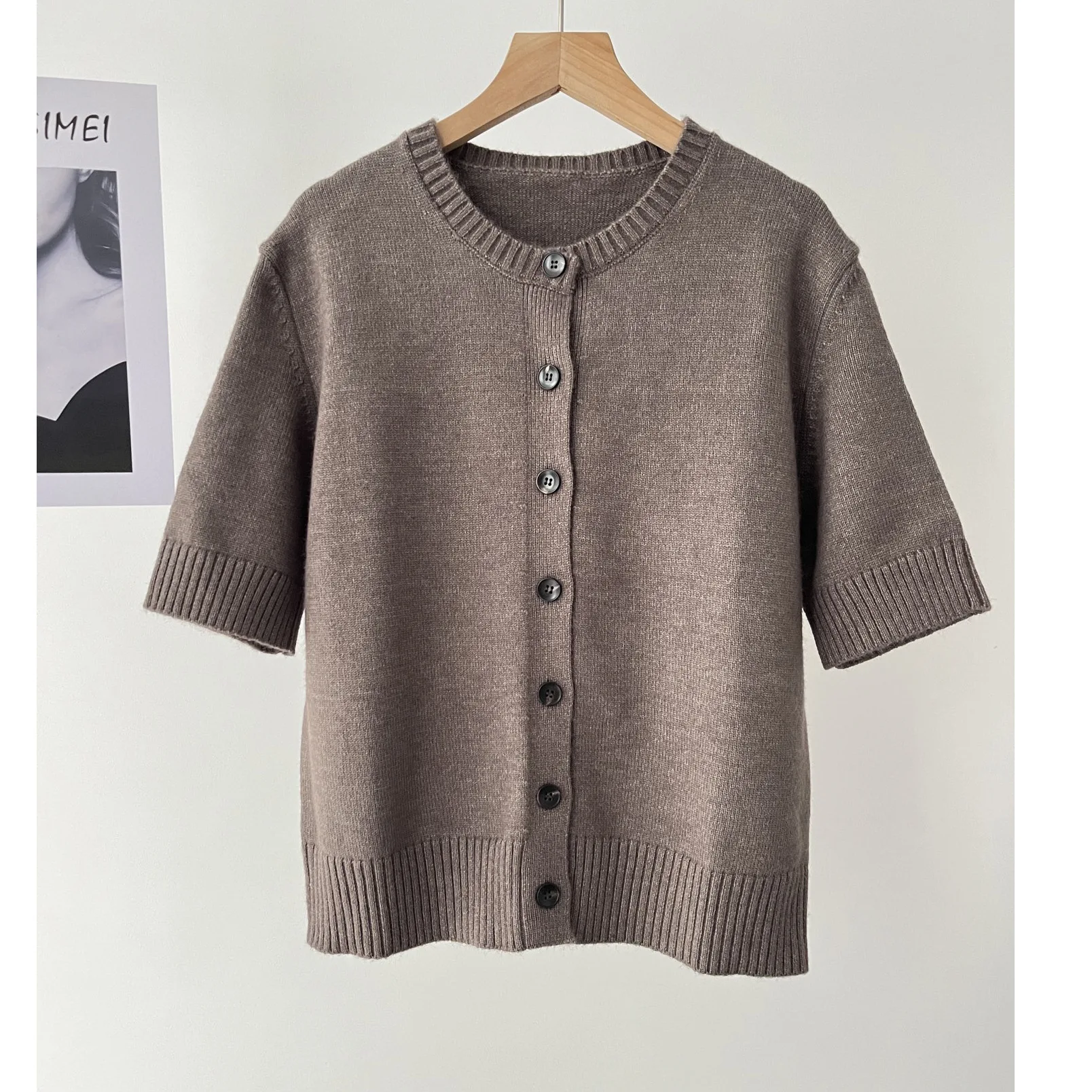 

Women's Standard Version Versatile Short Sleeve Knitted Cardigan Sweater Autumn