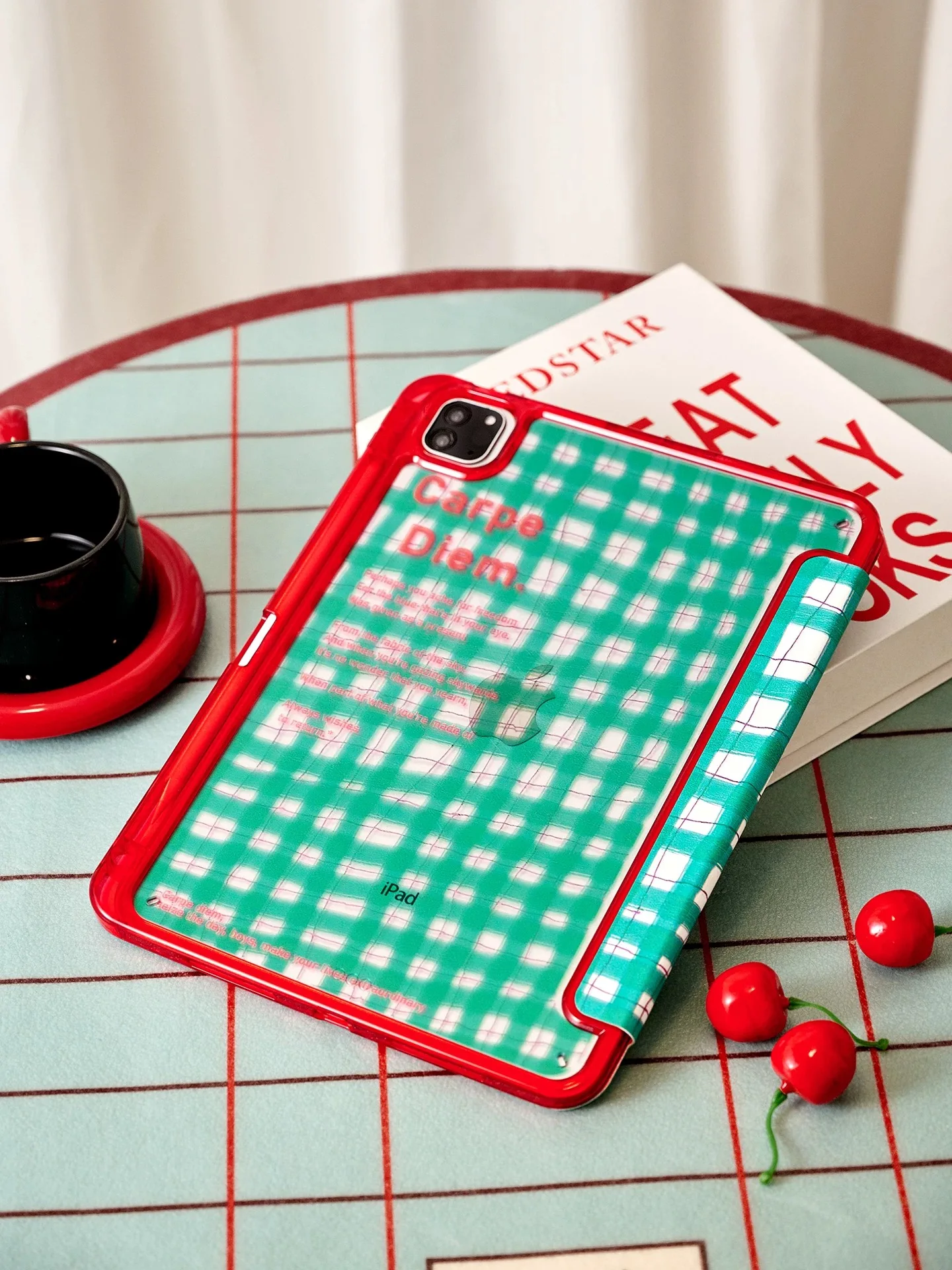 Green checkered flat shell, suitable for iPad, Y+ three-fold design, acrylic material hard shell