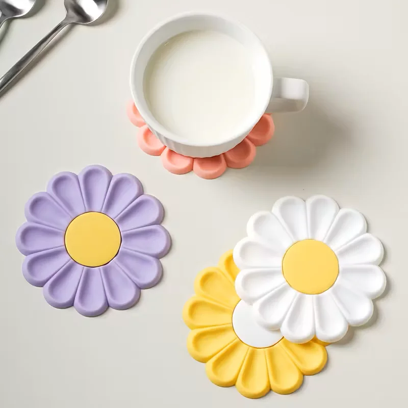 1/6 Stück Gänseblümchen-Silikon-Untersetzer mit süßer Blumenform, hitzebeständig, zweifarbiger Kaffeetassen-Untersetzer, 6,69-Zoll-Mini-Untersetzer