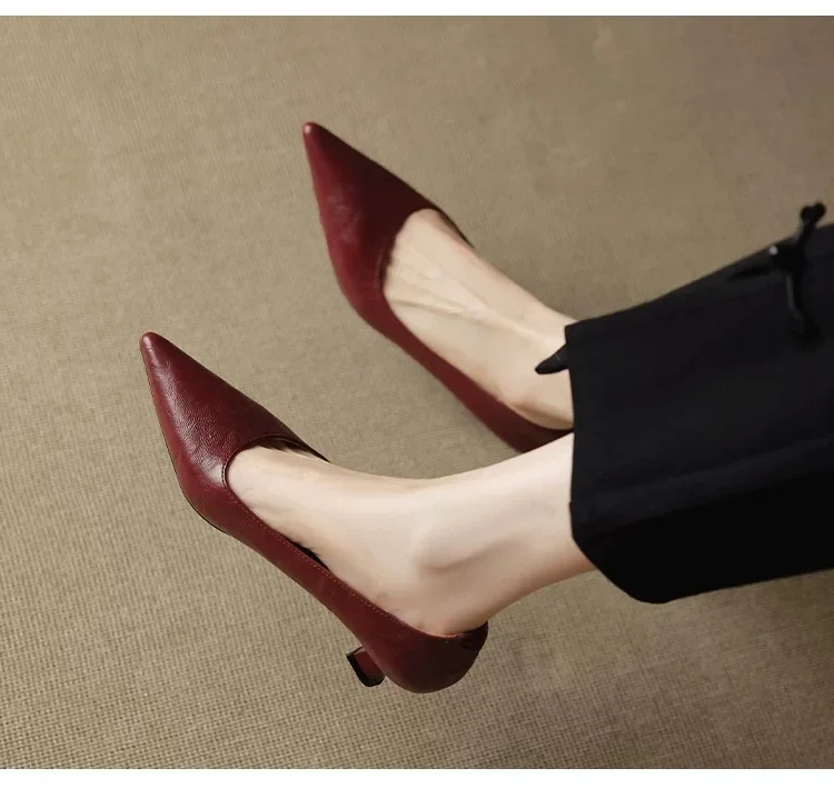 Damen-Pumps aus Rindsleder mit spitzer Zehenpartie, hochwertig, weich, bequem, elegant, mit dünnem, hohem Absatz, schlanke Abendschuhe – Detail 4