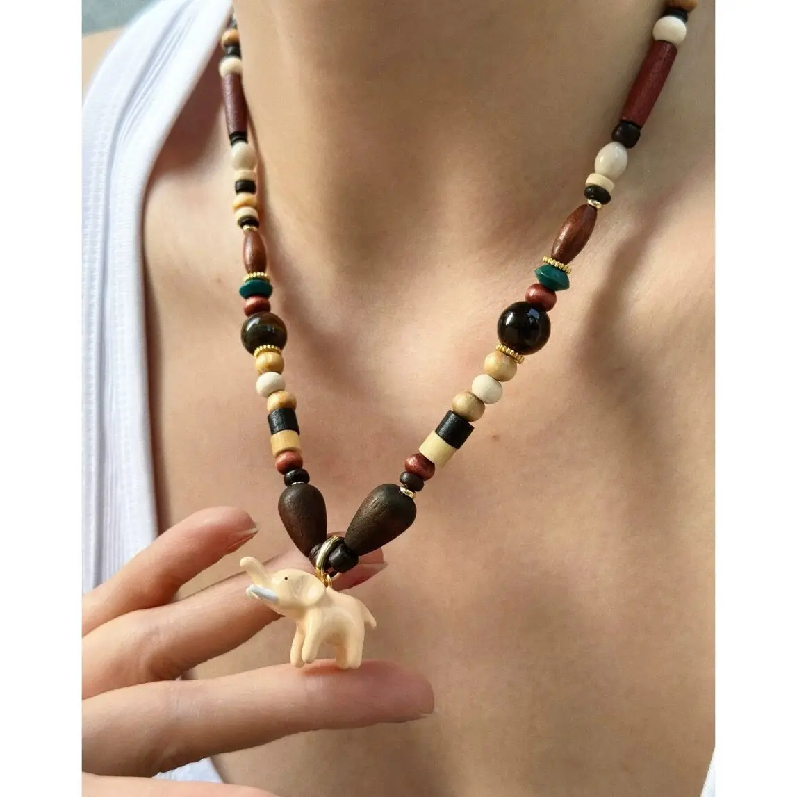 Withered Tiger Eye Stone Wood Bead Bead With Orange Pink Stereoscopic Elephant Necklace Necklaces For Women
