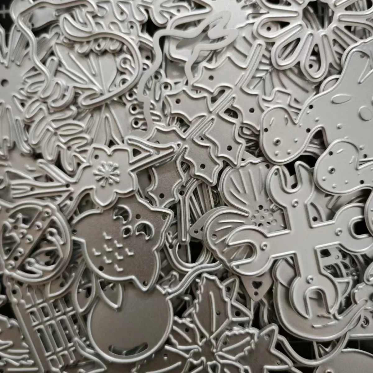 Metal Cutting Dies for Scrapbook Supplies 2025 New Mystery Box Randomly Selected Lucky Bags Small Animals Leaves Letters Flower