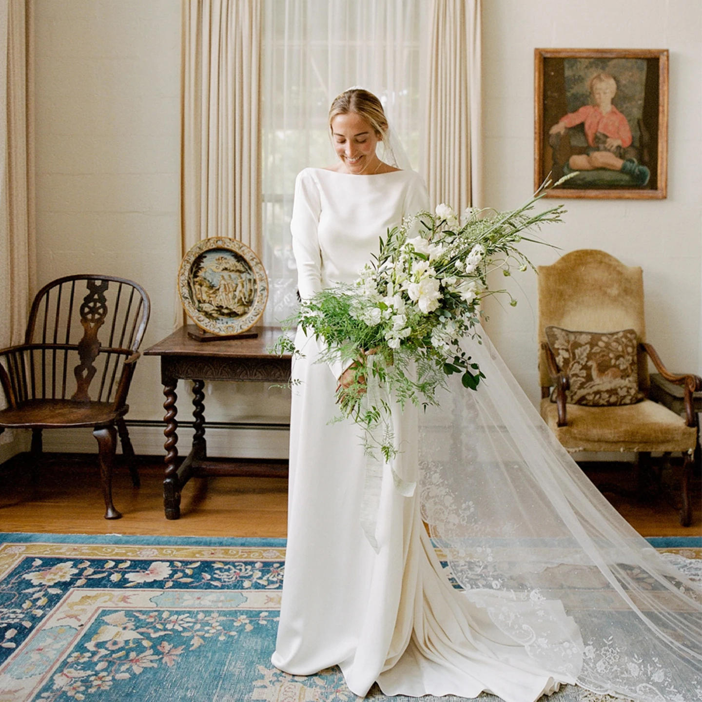 فستان زفاف أنيق من الساتان الناعم بأكمام طويلة بدون ظهر فستان زفاف على شكل حرف A سويب تراين بسيط فستان زفاف لالتقاط الصور TSWD871 #1