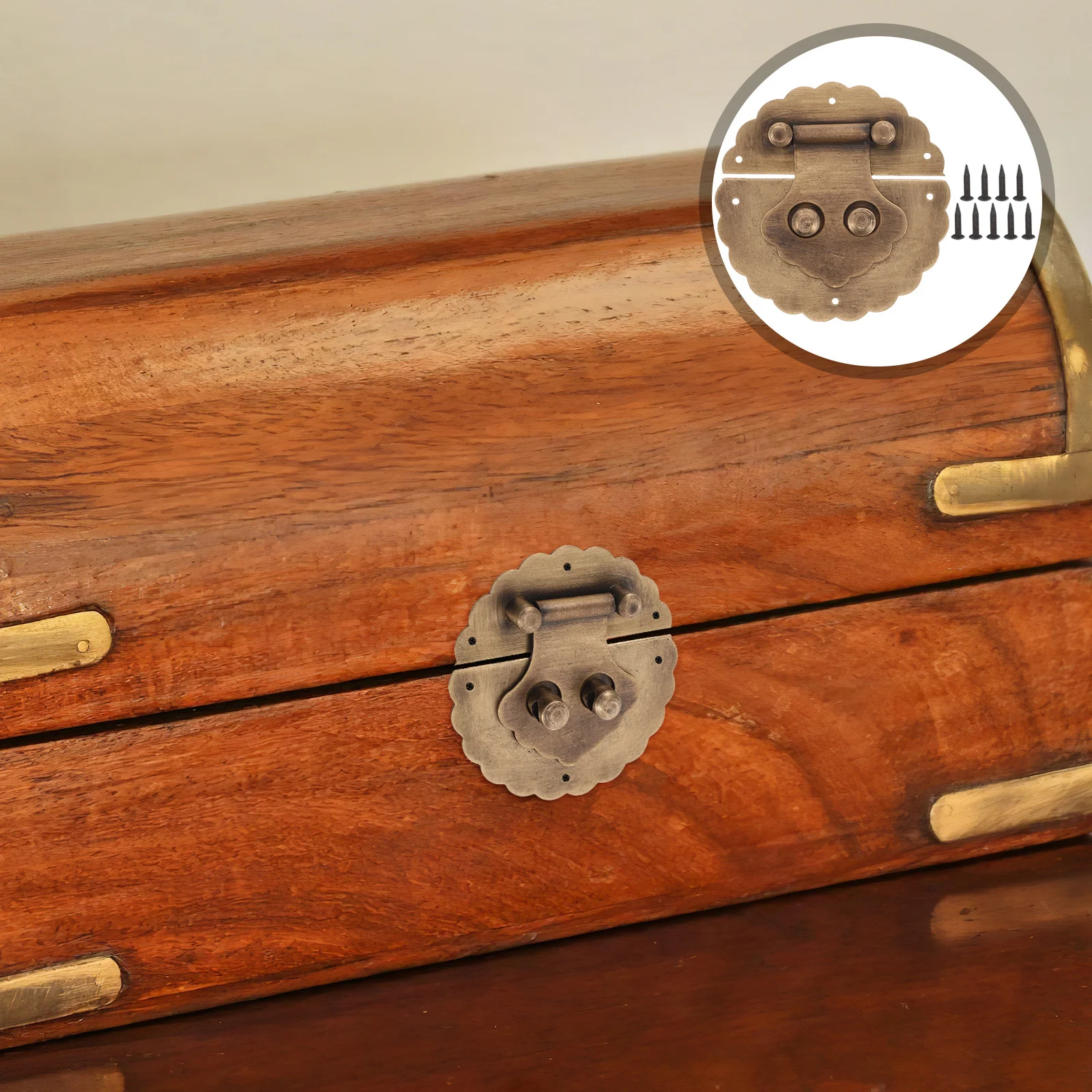 

1 Set Box Latch Vintage Small Latches Metal Roller Buckle Center For Jewelry Chest Toolboxes Clasp Cabinet Lock Hardware Buckle