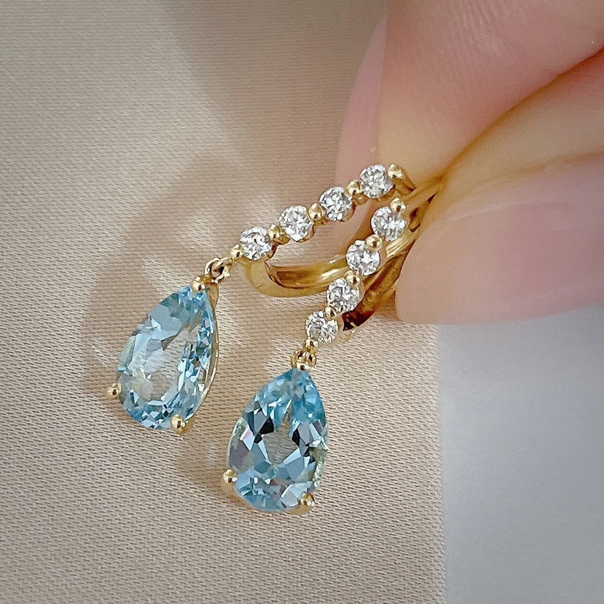 

Elegant 14K Gold Filled Natural Teardrop Aquamarine Ear Hooks Diamond Blue Topaz Ear Drop Dangles Summer Waterproof Fine Jewelry