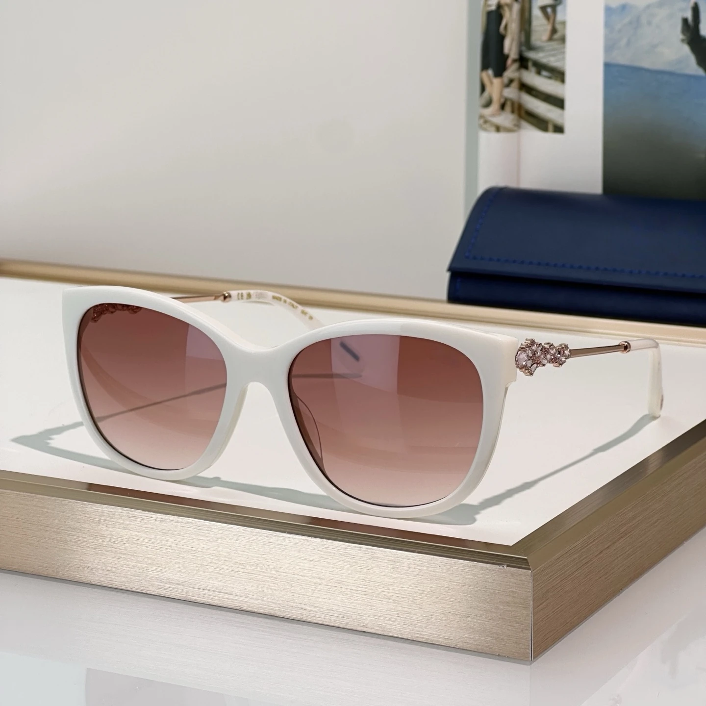 العلامة التجارية الفاخرة عين القط النساء النظارات الشمسية الأحجار الكريمة عادية المرأة العدسات 2025 SCH360S نظارات امرأة الموضة الأنيقة