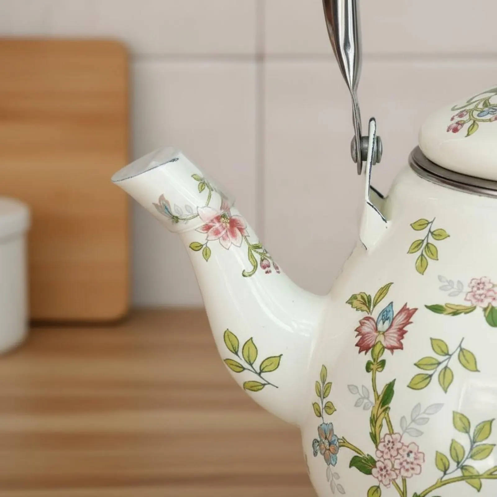 Enamel Tea Kettle Induction Cooker Safe Enamel Teapot Floral Tea Kettle Built-in Filter Kitchenware Easy to Clean for Stovetop - view 5