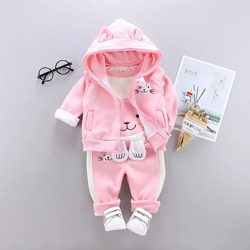 2023 inverno set di vestiti per bambini autunno cotone spesso vestito caldo maglione con cappuccio cartone animato carino tre pezzi neonate ragazzo