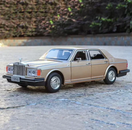 1:32 Rolls Royce Silver Spur‌ Models Toys Vintage Cars Alloy Diecasting Wheel Pull Back Miniature Vehicle Office Table Ornaments