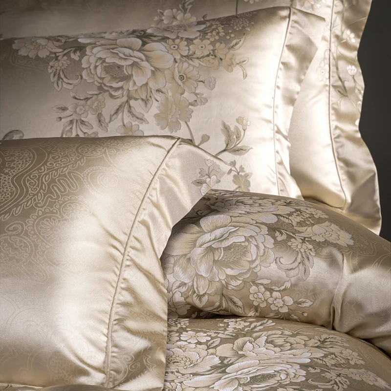 High Precision Satin Brocade Jacquard And Egyptian Cotton Patchwork Luxury Bedding Set ,1 Duvet Cover,2 Pillowcases,1 Flat Sheet