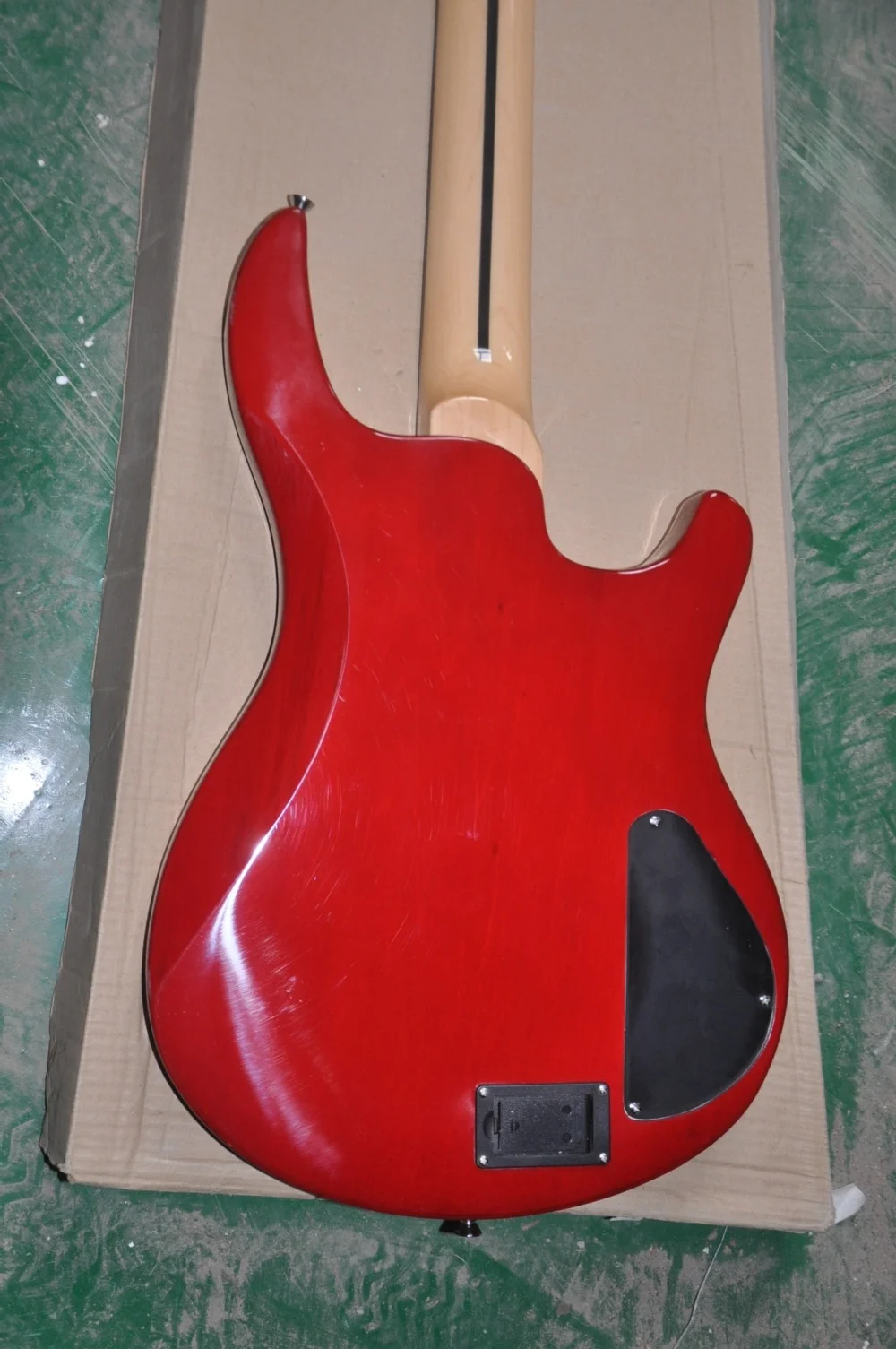 4 Strings Electric Bass Guitar With Rosewood Fretboard Black Hardware Customization Service view 4