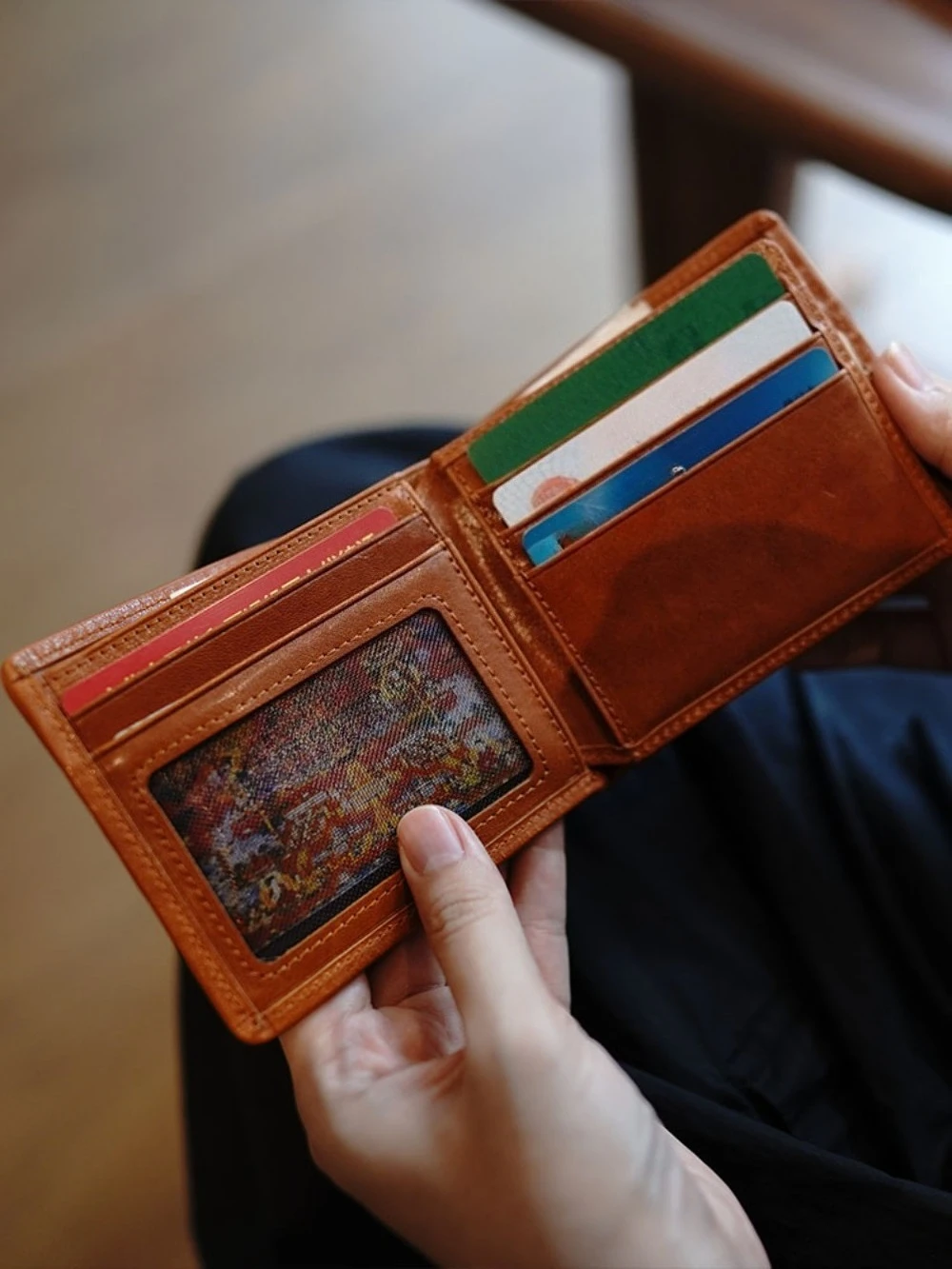 Vintage‑braided cowhide short‑style wallet with large‑capacity and multiple card slots, genuine‑leather billfold, birthday gift